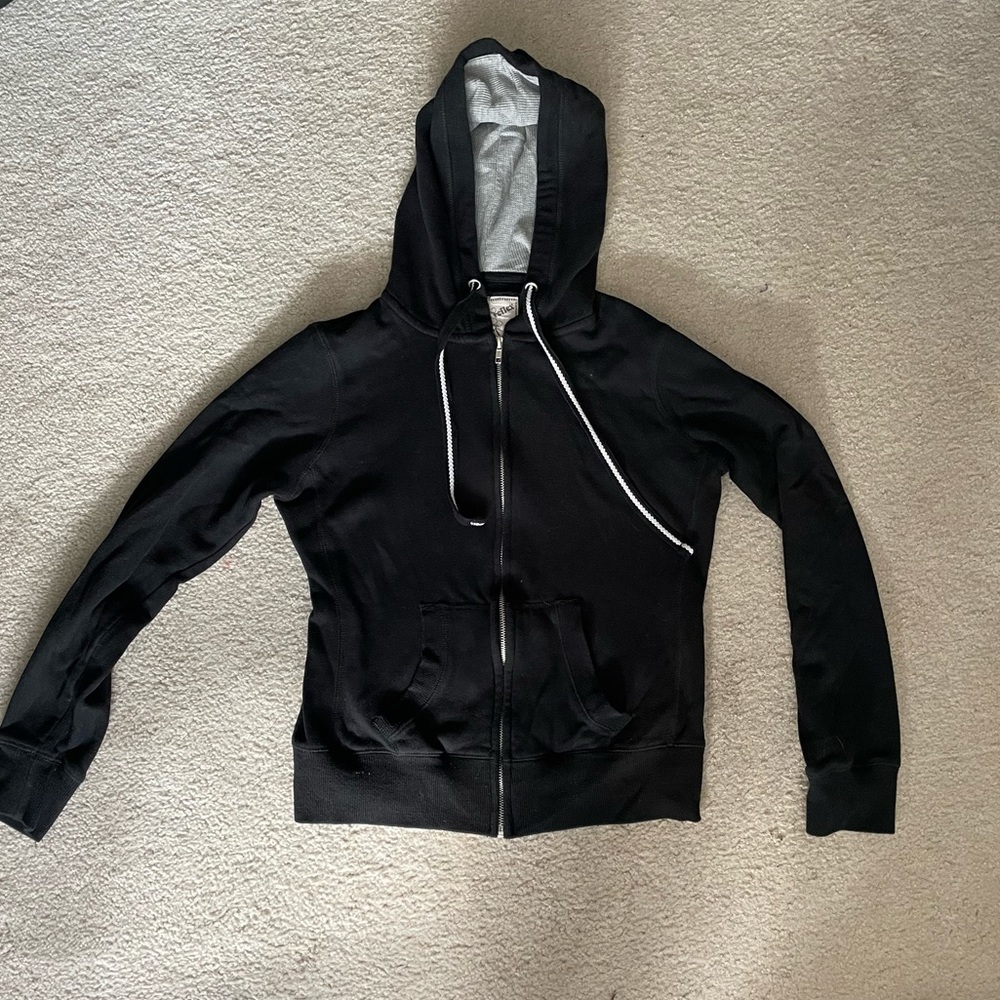 black zip up sweatshirt